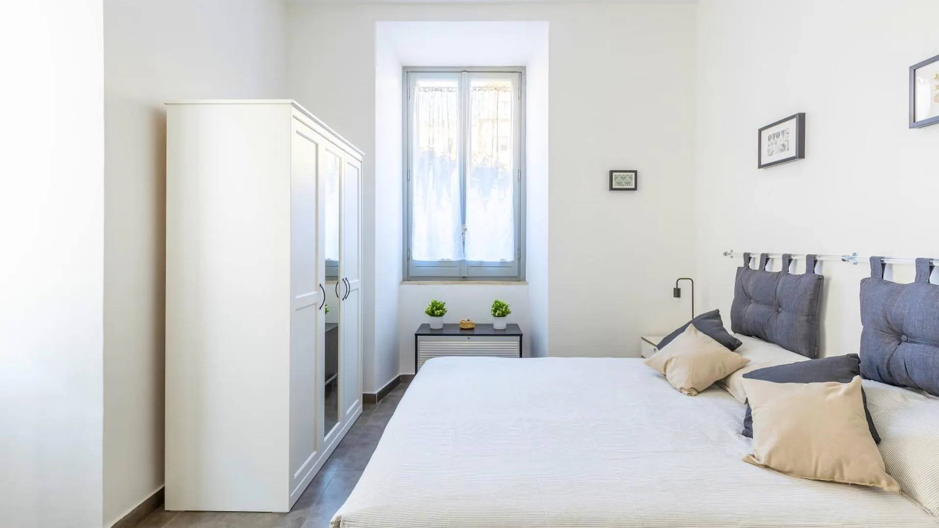 Hostly - Nicole Apartment Volturno- Full Rome Center