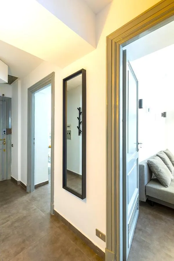 Hostly - Nicole Apartment Volturno- Full Rome Center