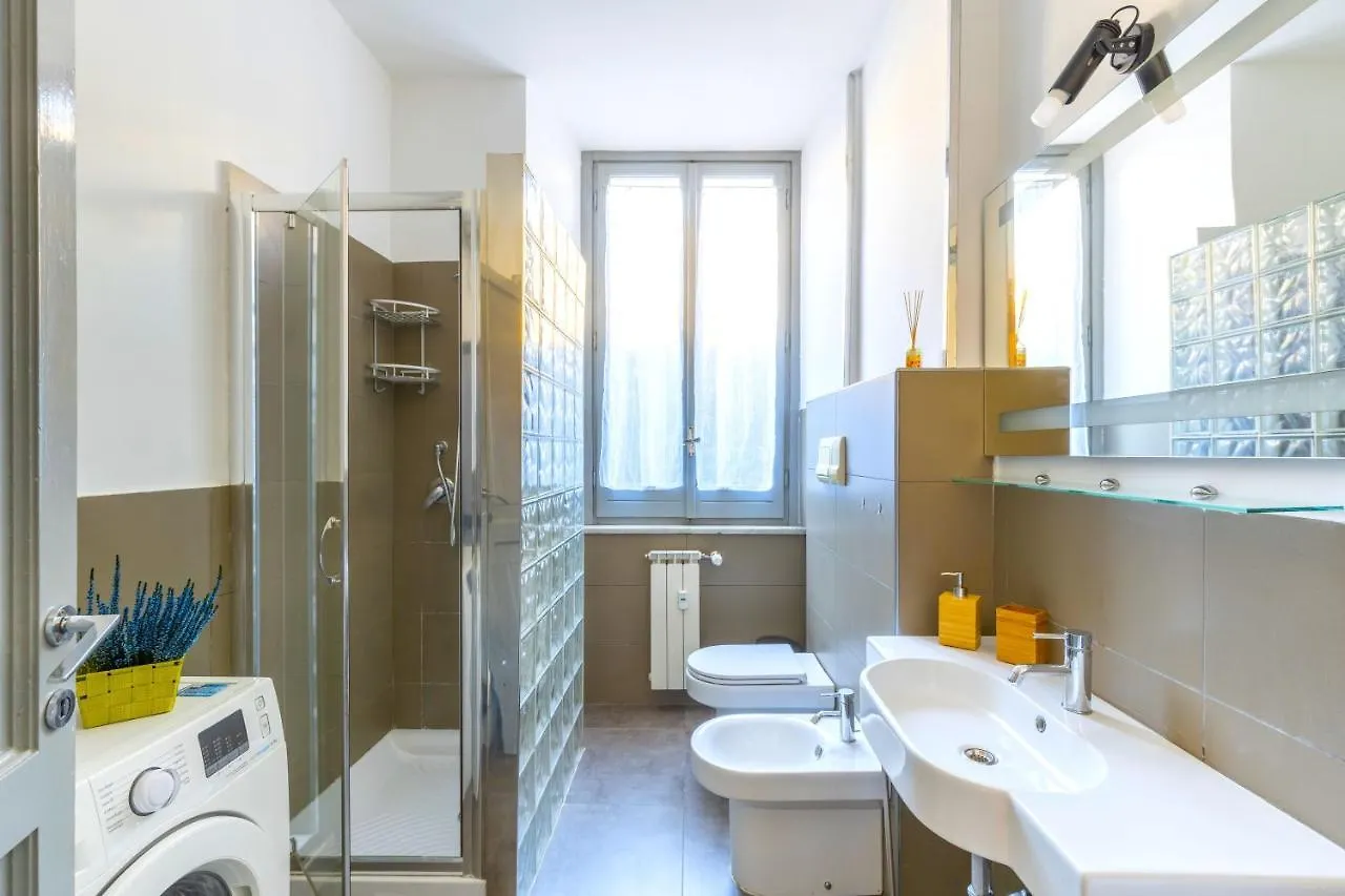 Hostly - Nicole Apartment Volturno- Full Rome Center Italië