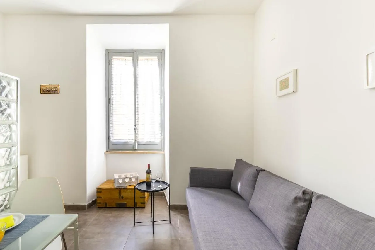 Hostly - Nicole Apartment Volturno- Full Rome Center