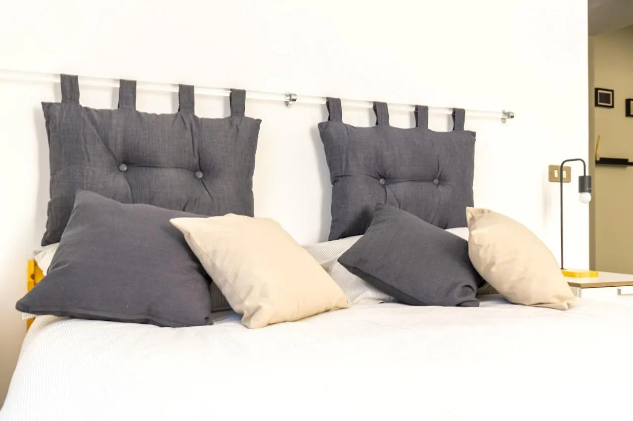 Hostly - Nicole Apartment Volturno- Full Rome Center Italy